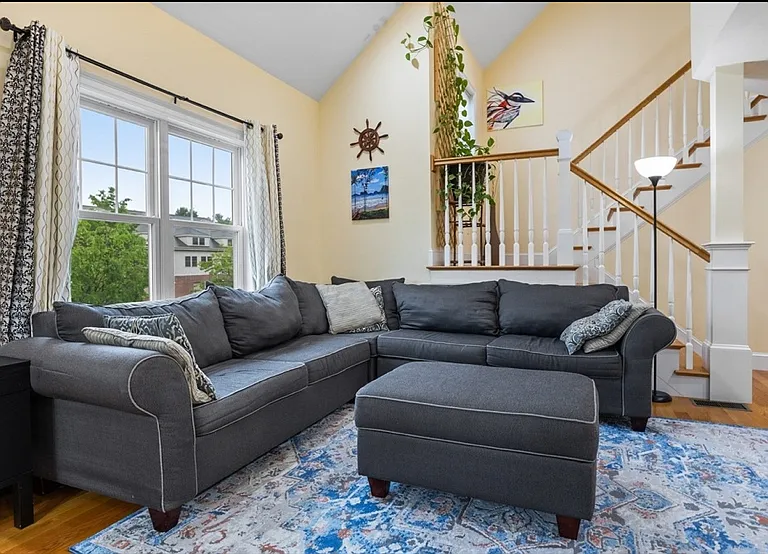 4 Commodore Way — Photo 3