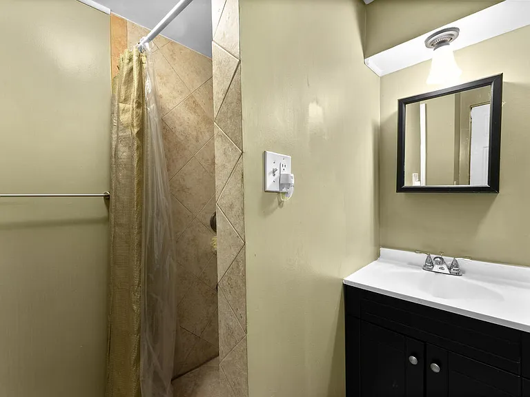 Hobbs Dr — Photo 10