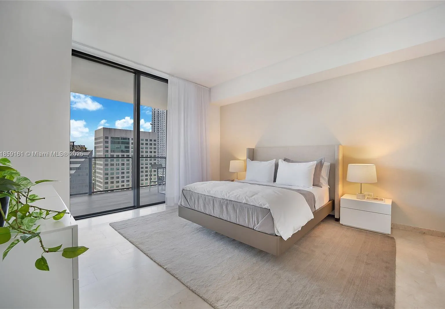 2 bed, 1370 sqft, $7,000 — Photo 4