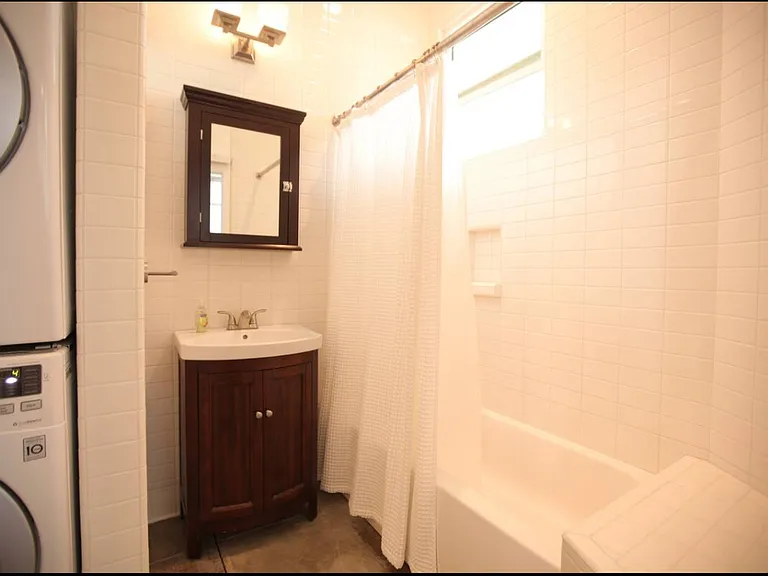 533 Vernon Ave #D — Photo 10