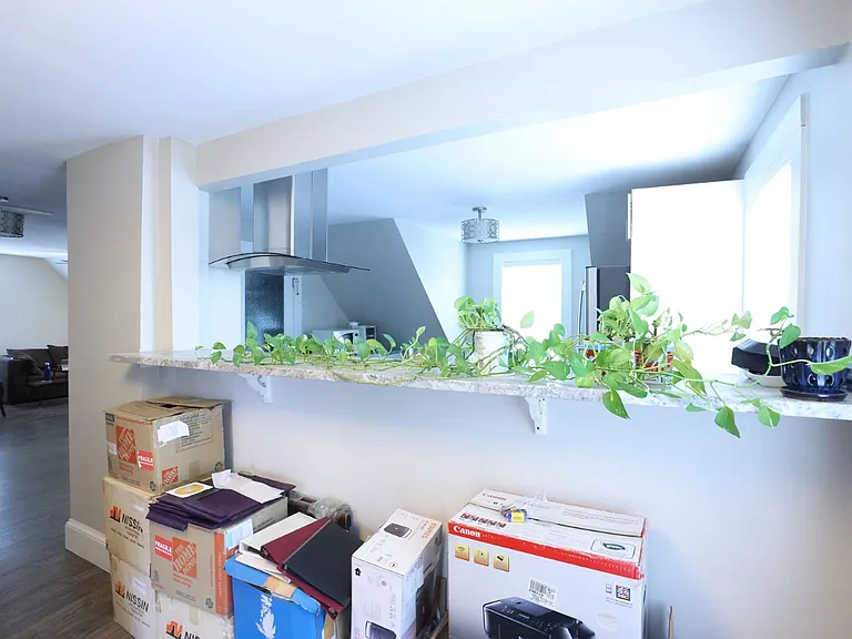 20-22 Lafayette Rd #3 — Photo 2