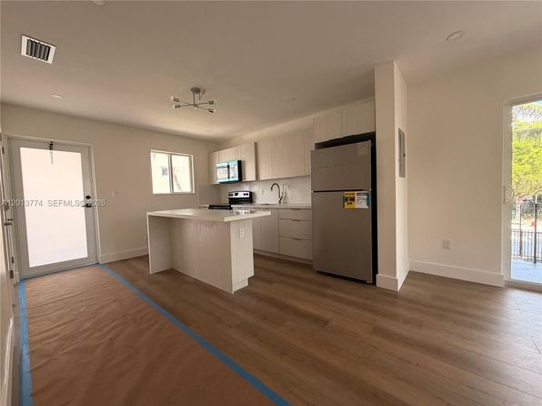 1904 SW 17th Ave APT 10