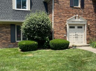 2824 Lake Forest Dr, Indianapolis, IN