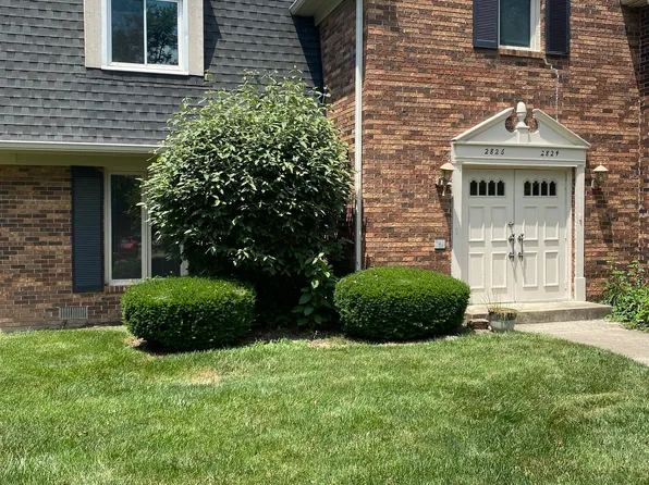 2824 Lake Forest Dr, Indianapolis, IN 46268