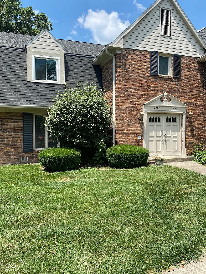 2824 Lake Forest Dr photo 1