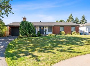 194 Morrena Rd, Ottawa, ON K2L 1E1