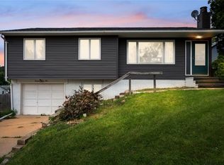1642 Hillside Dr NW, Cedar Rapids, IA 52405