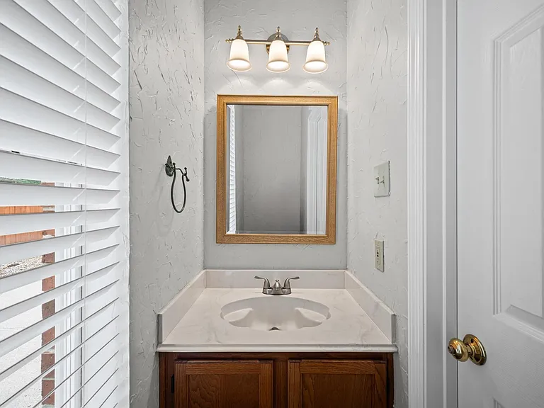 7 Grey Birch Pl — Photo 15