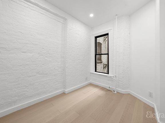 5th image of 247 Mulberry St APT 7