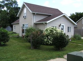 602 S 9th St, Estherville, IA 51334