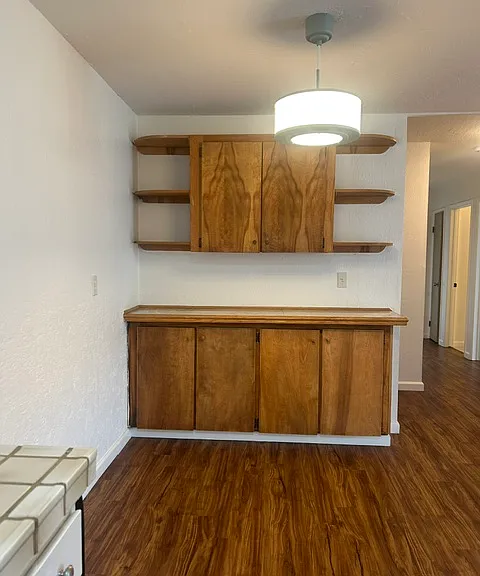 250 Whitmore St #301 — Photo 11