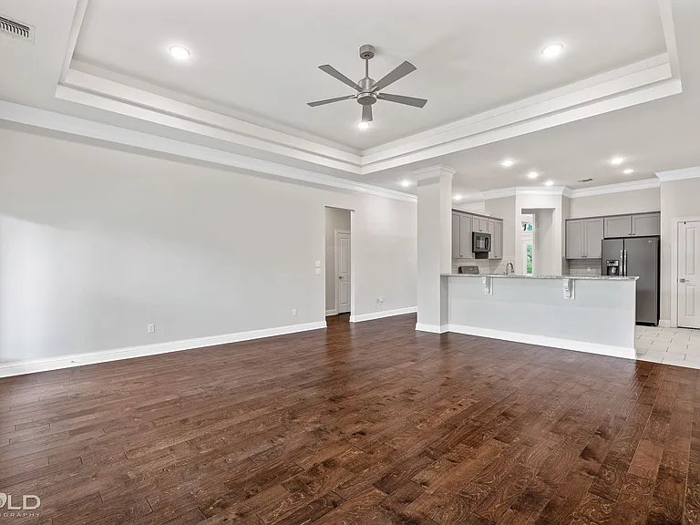 619 Labarre Ln — Photo 7