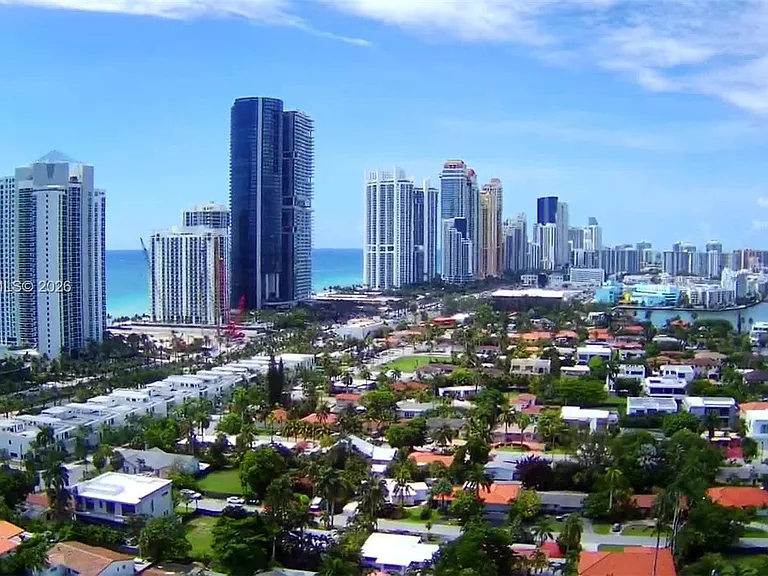 19380 Collins Ave #418 — Photo 6