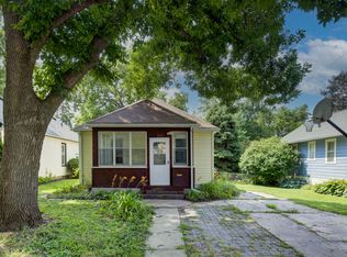 5633 Lake St, Omaha, NE 68104