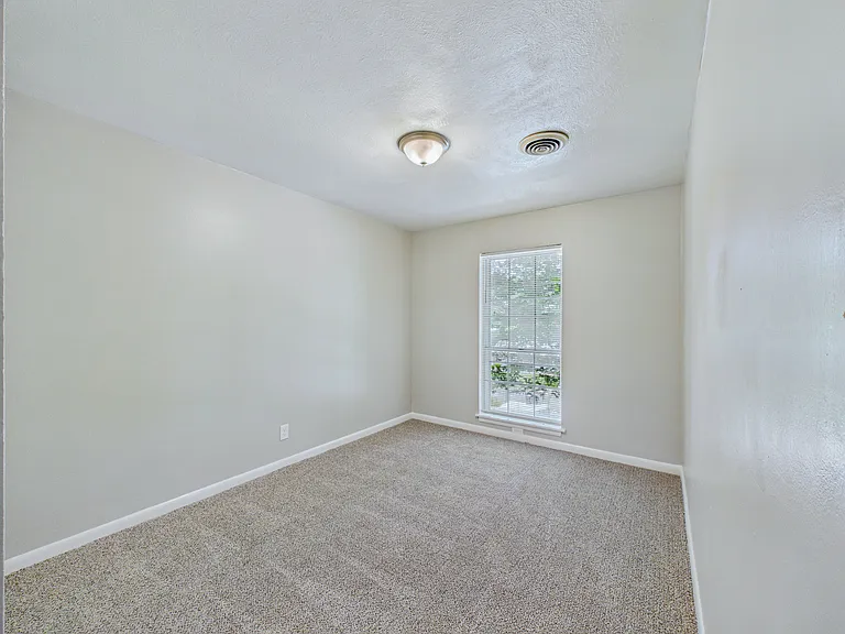 29 Rosewood Dr-13_07012026