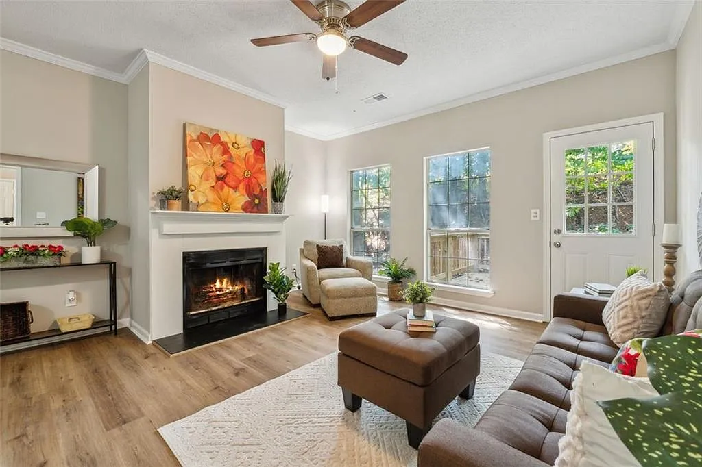 150 Oakland Blvd photo 1