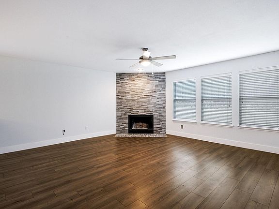 5th image of 13905 Gallant Fox Ct