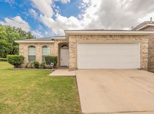 2301 Springmere Dr, Arlington, TX 76012