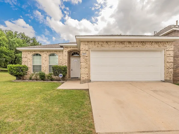 2301 Springmere Dr, Arlington, TX 76012