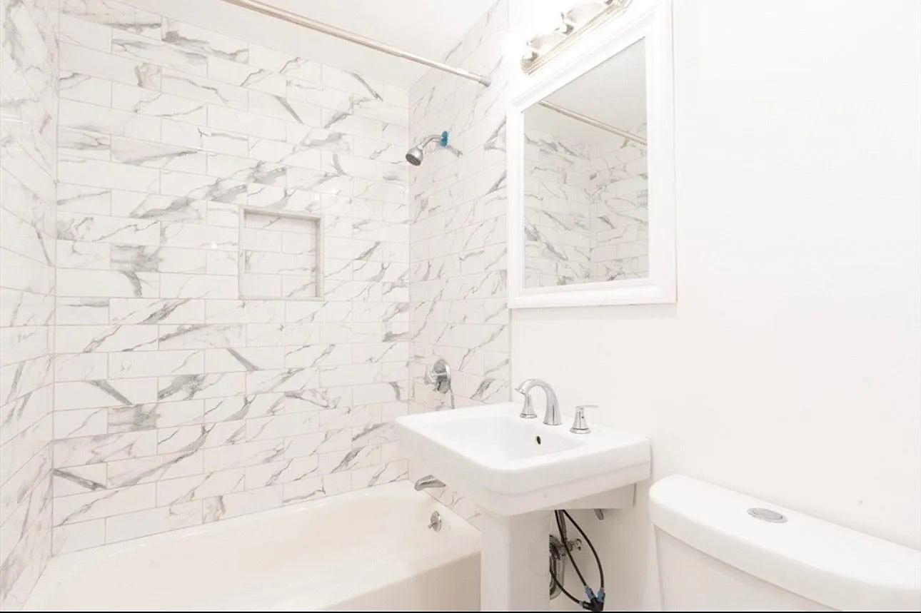 2 bed, 1.5 bath, 726 sqft, $2,700 — Photo 2