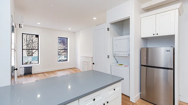 Rented by Nooklyn NYC LLC | media 17