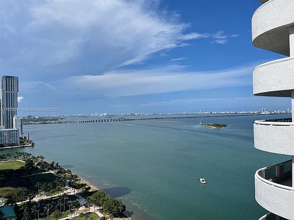 2nd image of 1717 N Bayshore Dr #A-3039