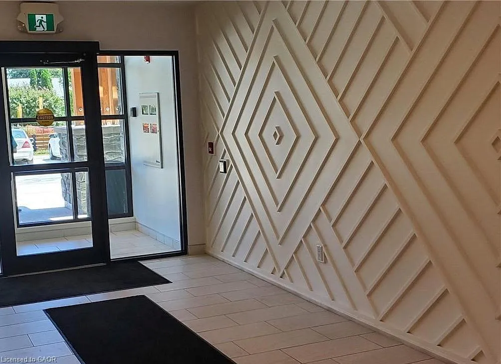1 bed, 1.0 bath, 708 sqft, $2,000 — Photo 4