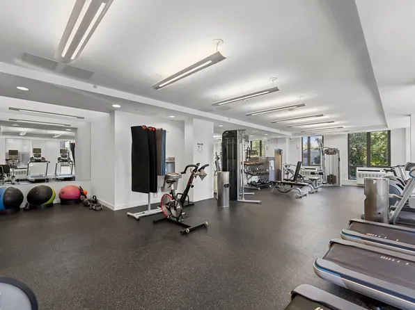 626 Flatbush Avenue image 8 of 32