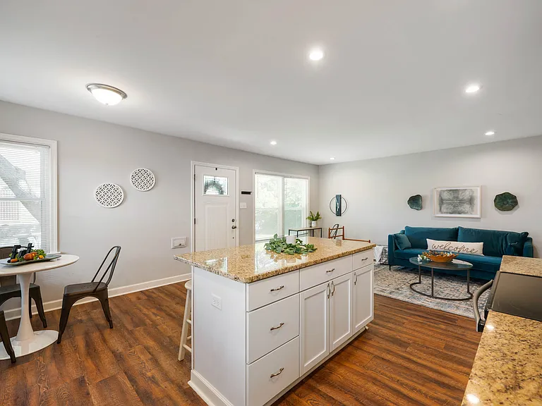 5243 E Market St — Photo 14