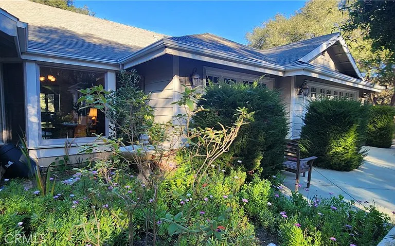 1961 Vineyard View Ln — Photo 3