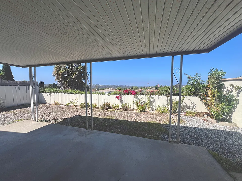 3243 Buena Hills Dr