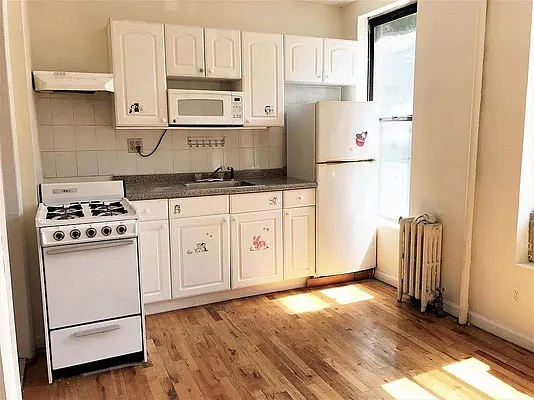 Rented by Zjama Realty Corp | media 14