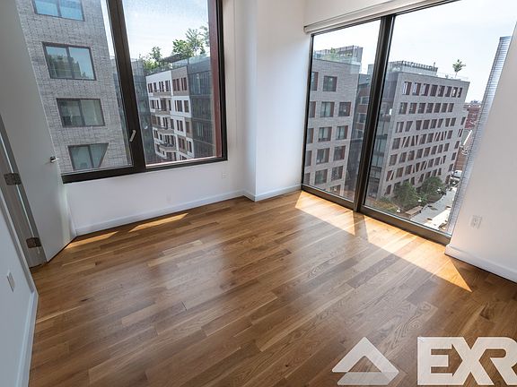 4th image of 54 Noll St #7772