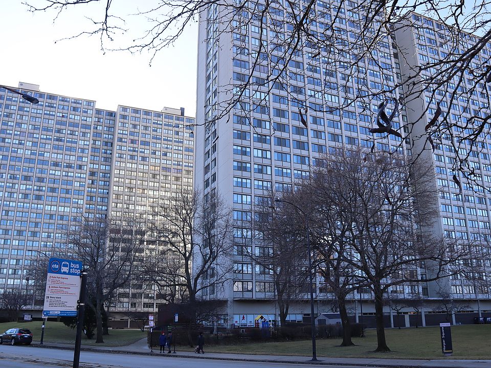1st image of 4800 S Lake Park Ave APT 1811