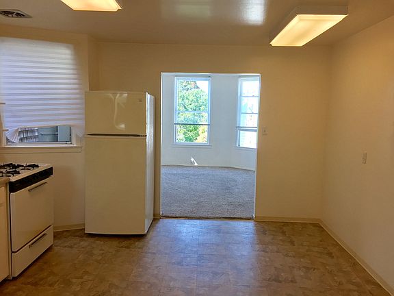 3rd image of 860 14th St APT 5