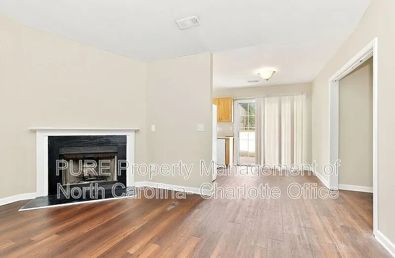 2456 Stratford Crossing Dr