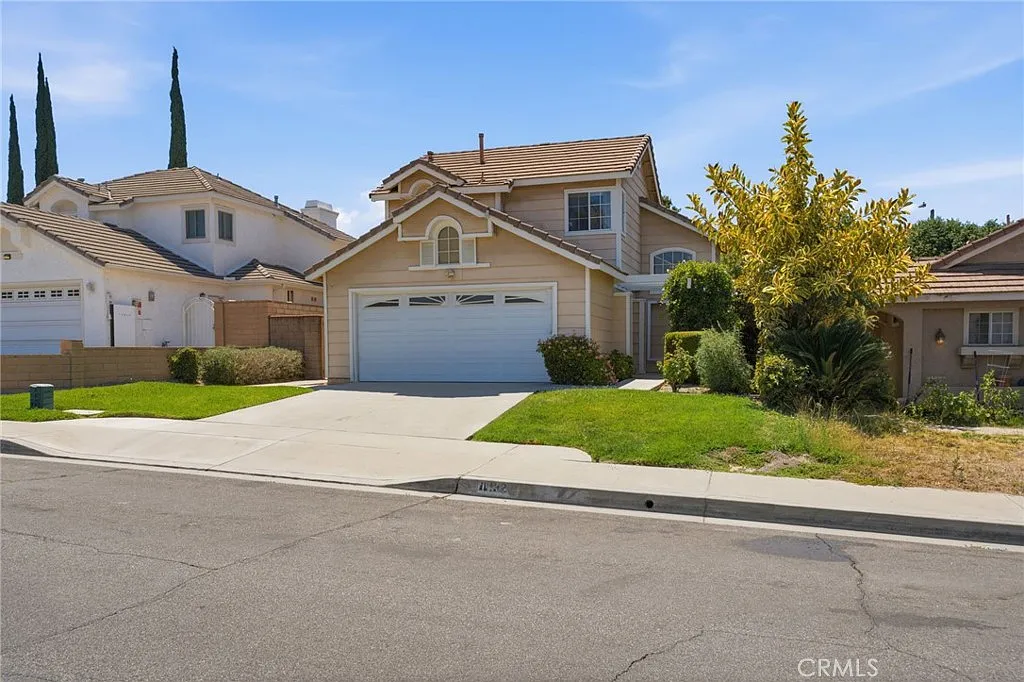 3 bed, 2.5 bath, 1671 sqft, $3,100 — Photo 3