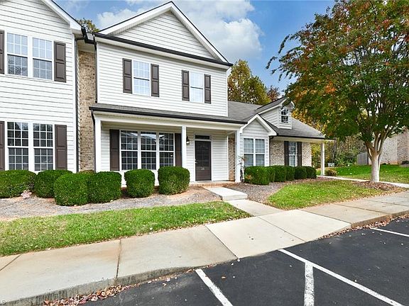 2nd image of 28 Nandina Dr
