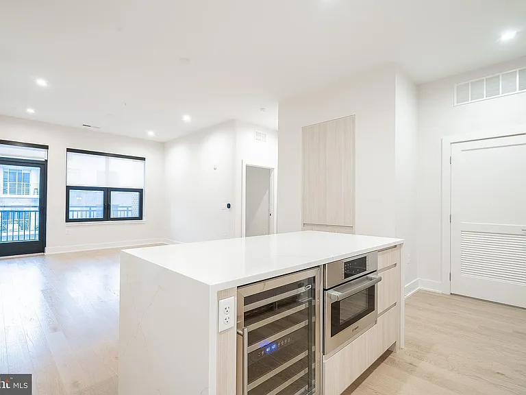701 Swann Ave #503 — Photo 12