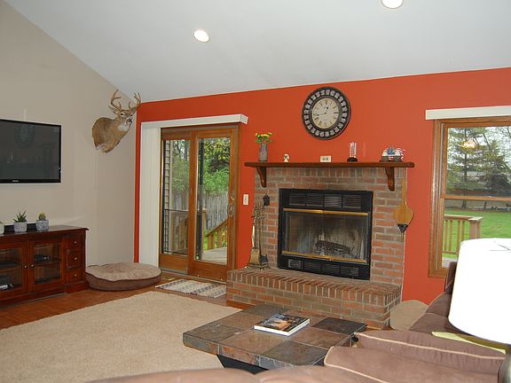 5th image of 33623 Edmonton St