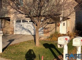 320 S Spring Pl, Brandon, SD 57005