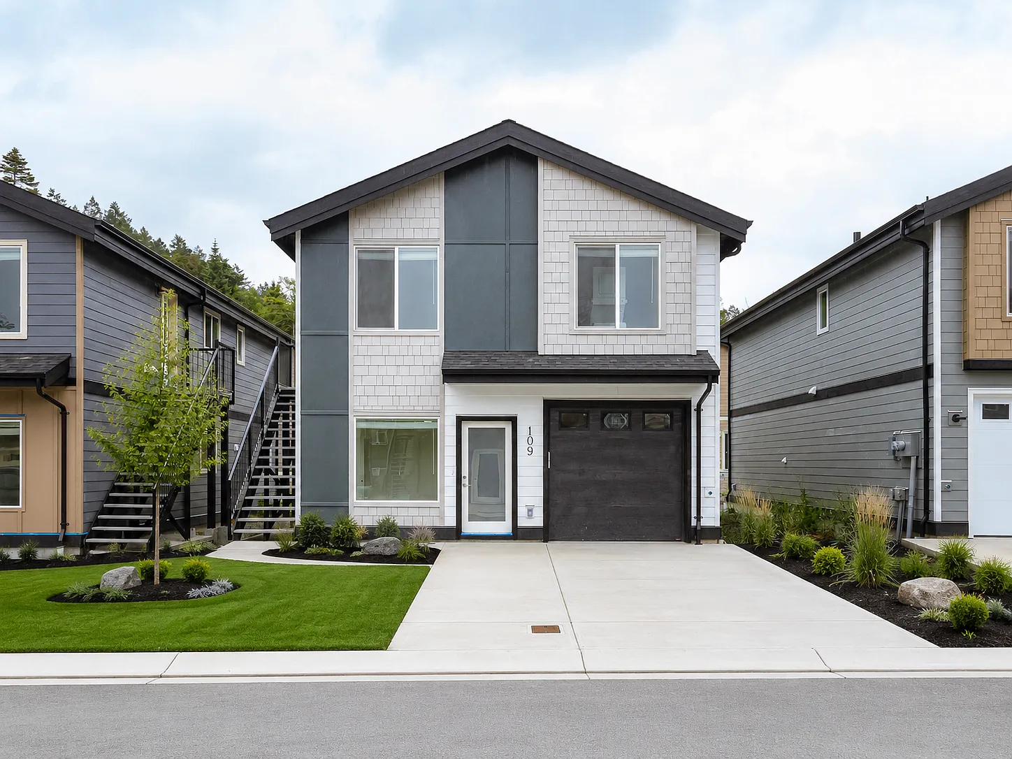 Gregory Pl, Saanich — Photo 1
