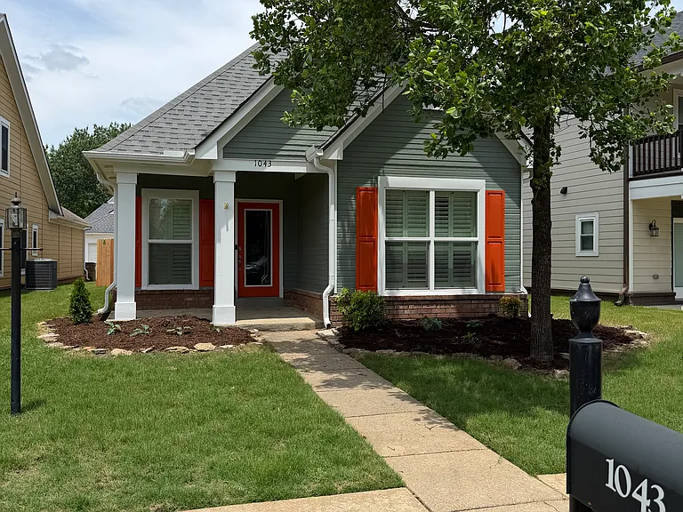 1043 Island Pl E — Photo 1