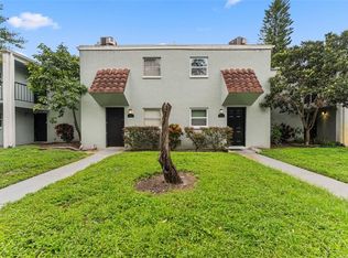 2824 Somerset Park Dr, Tampa, FL 33613