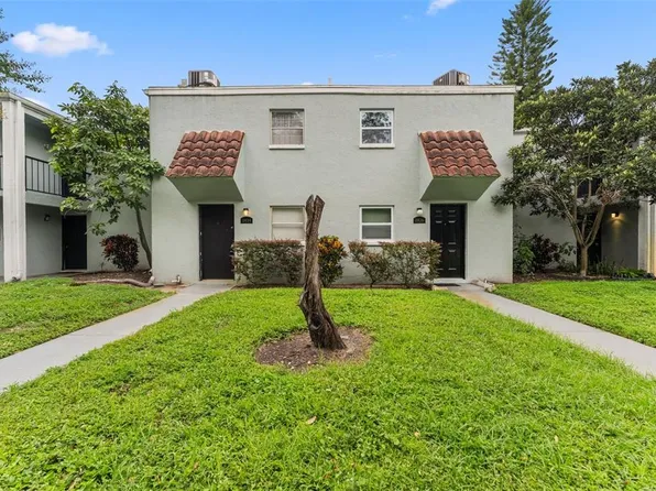 2824 Somerset Park Dr, Tampa, FL 33613