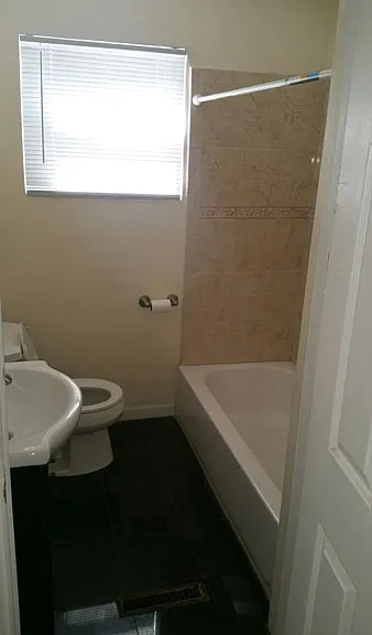 1524 E Genesee St — Photo 13