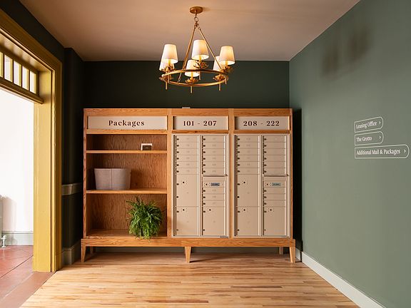 5th image of 503 Longwood Ave #207