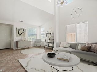 28445 Silverking Trl, Saugus, CA 91390