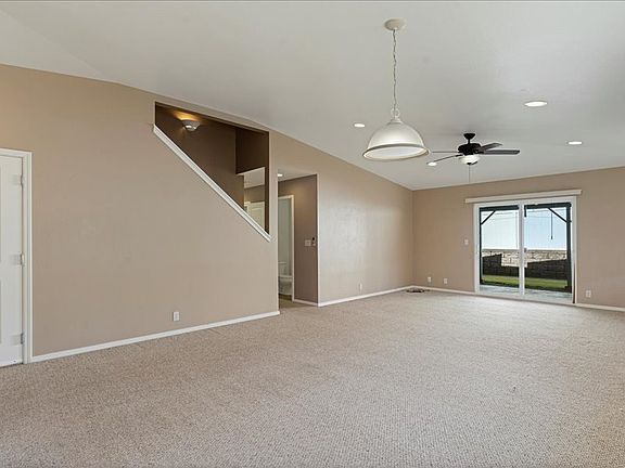 2nd image of 138 Kamahao Cir