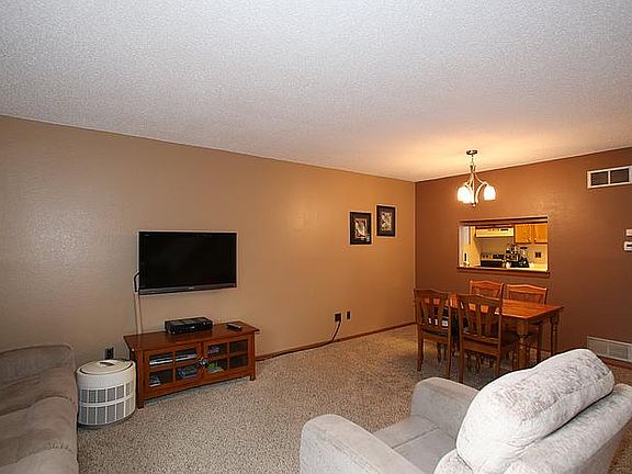 2nd image of W163N11486 Windsor Ct